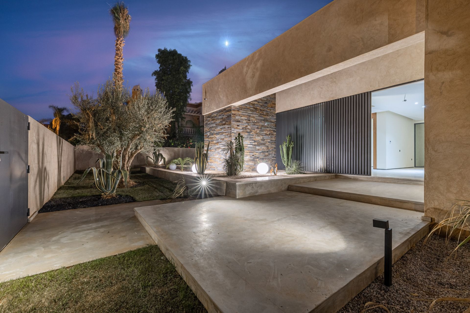 villa 8 Rooms for sale on Marrakech (40000)