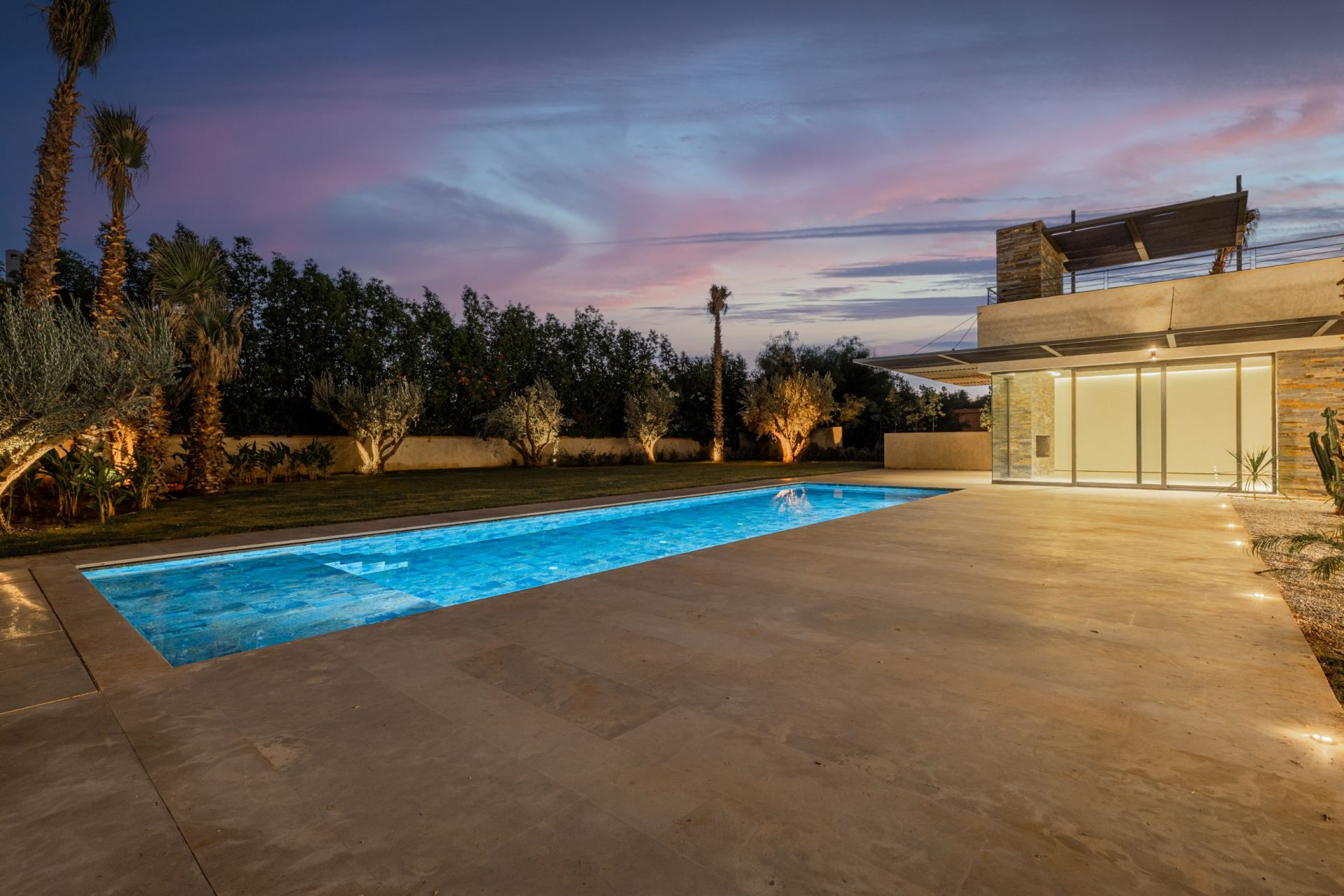 villa 8 Rooms for sale on Marrakech (40000)