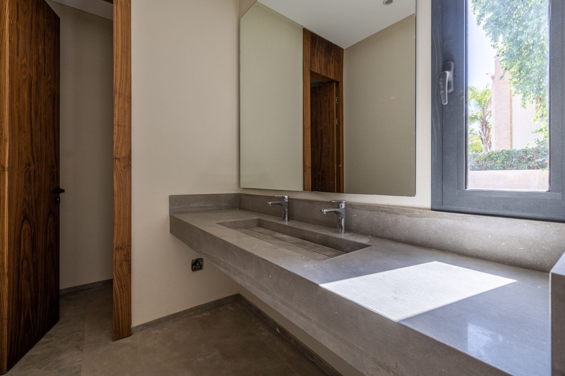 villa 8 Rooms for sale on Marrakech (40000)