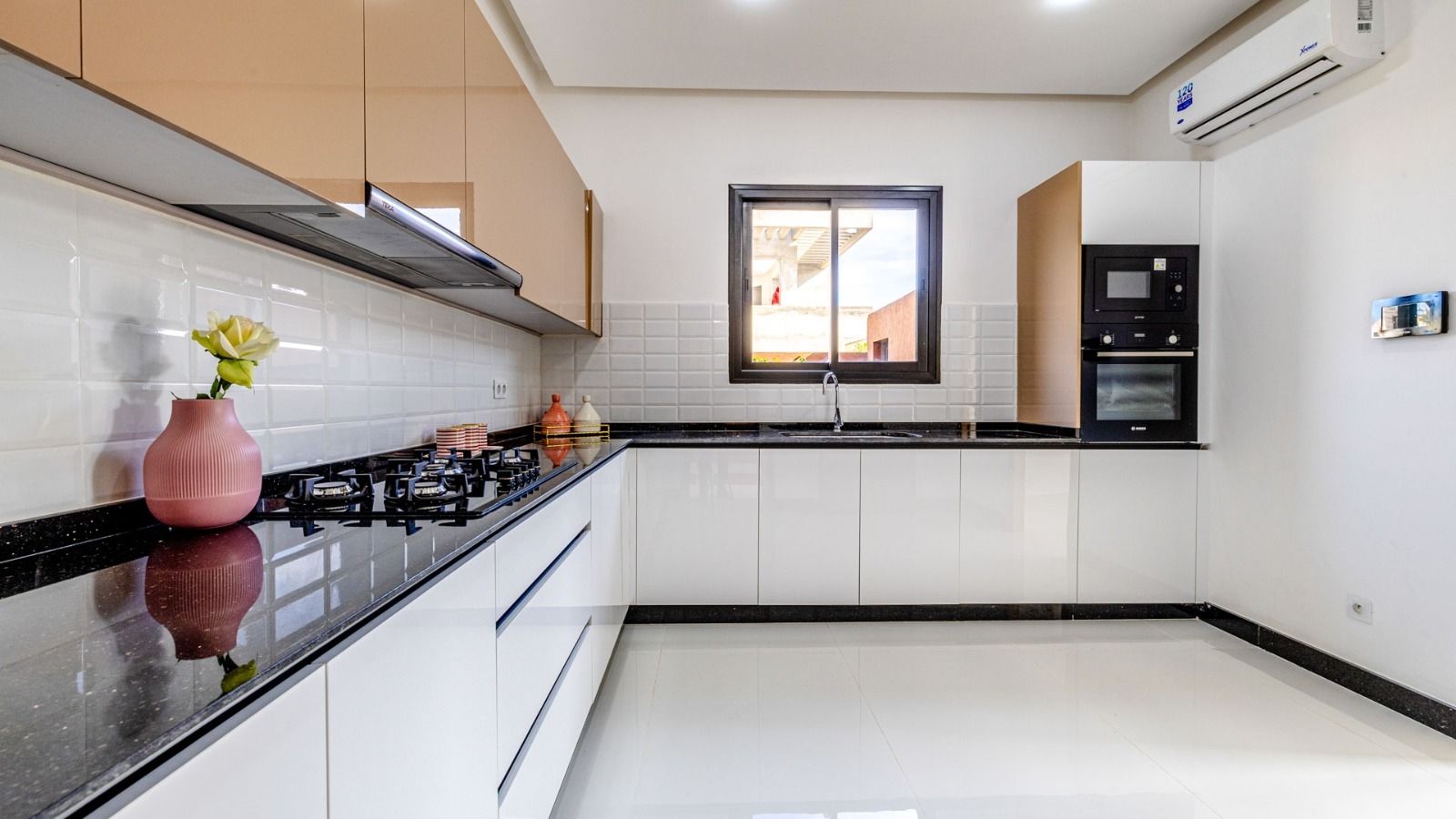 villa 6 Rooms for sale on Marrakech (40000)