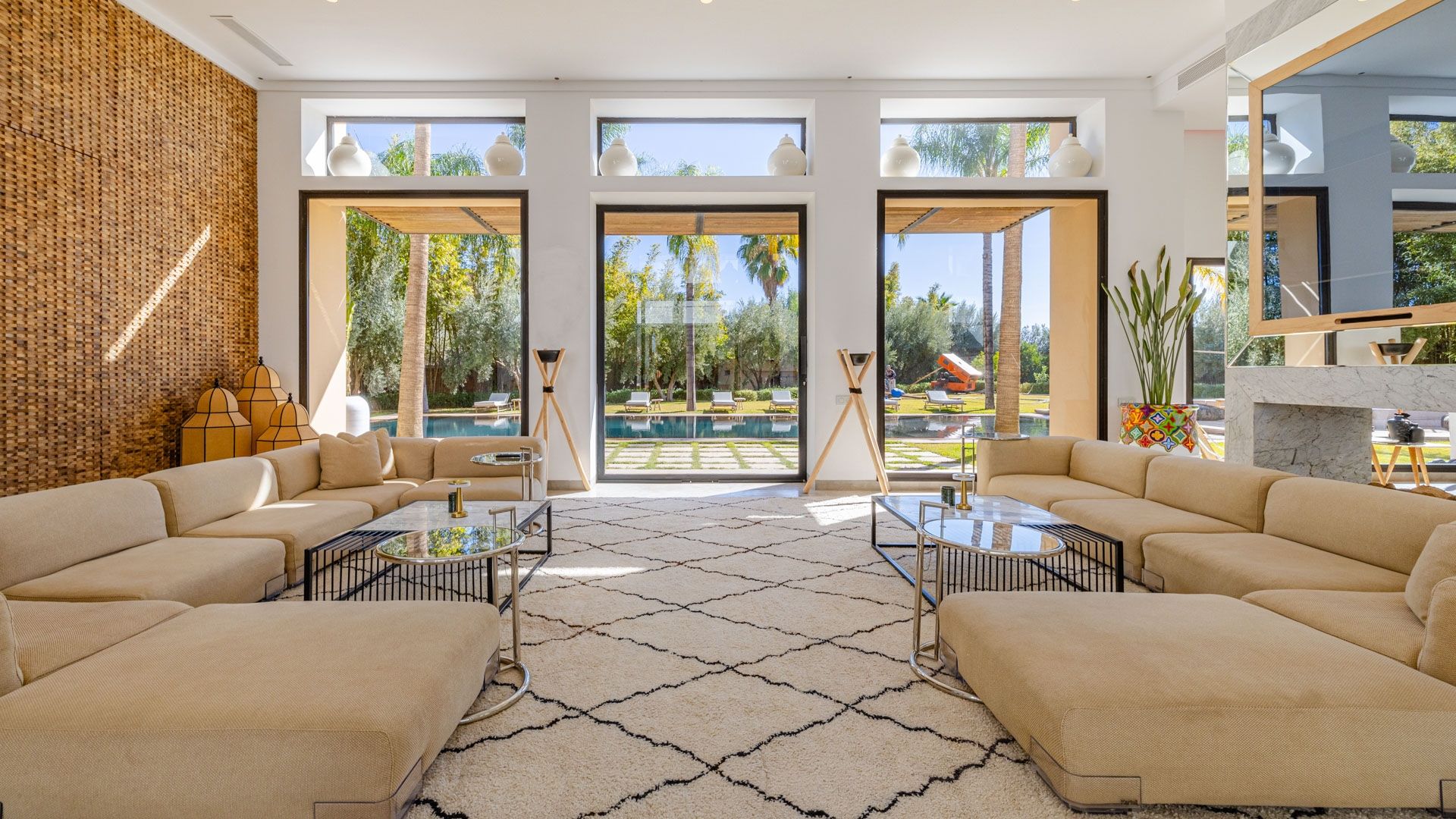villa 8 Rooms for sale on Marrakech (40000)