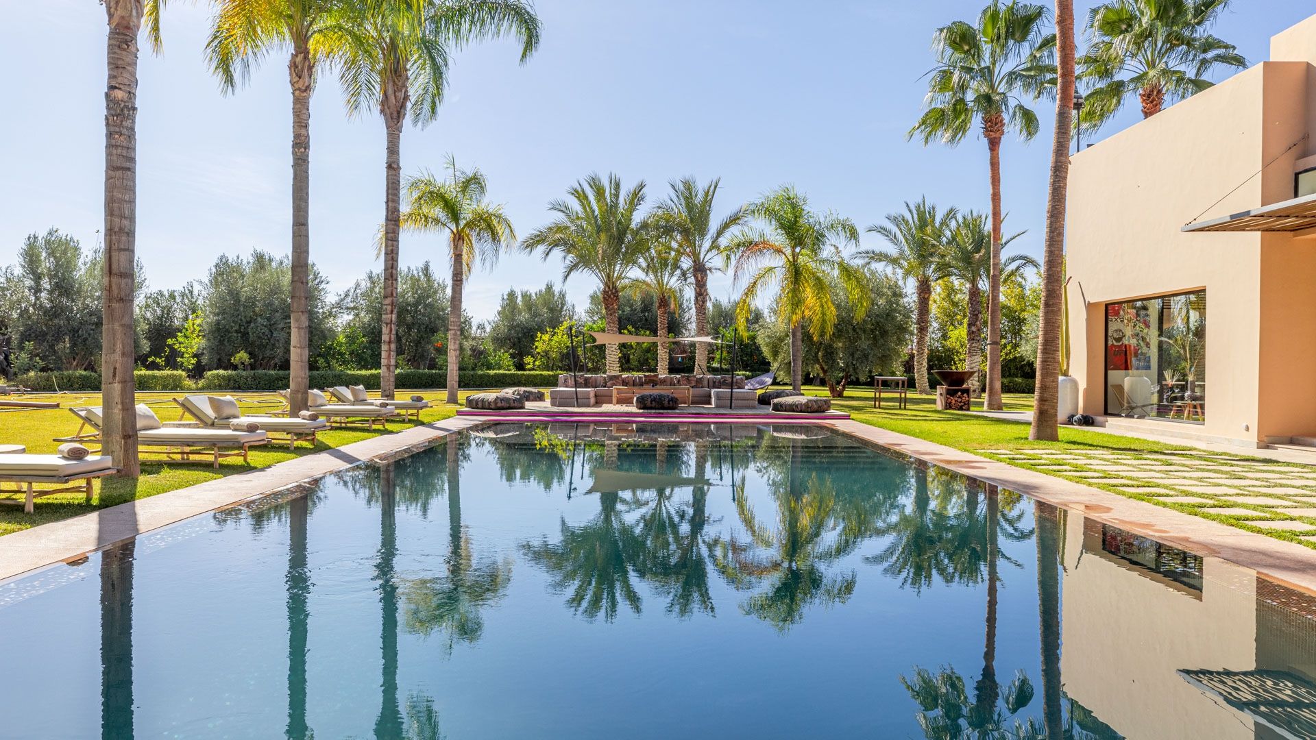 villa 8 Rooms for sale on Marrakech (40000)