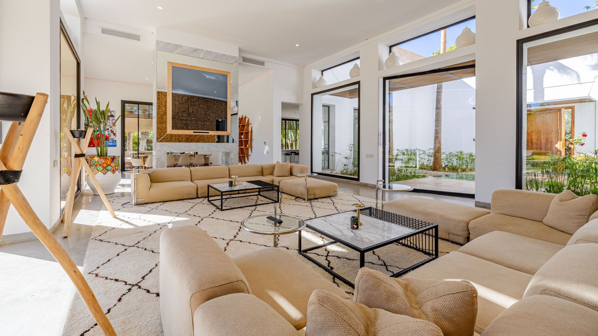 villa 8 Rooms for sale on Marrakech (40000)