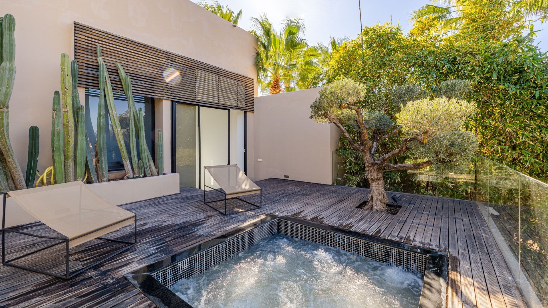 villa 8 Rooms for sale on Marrakech (40000)