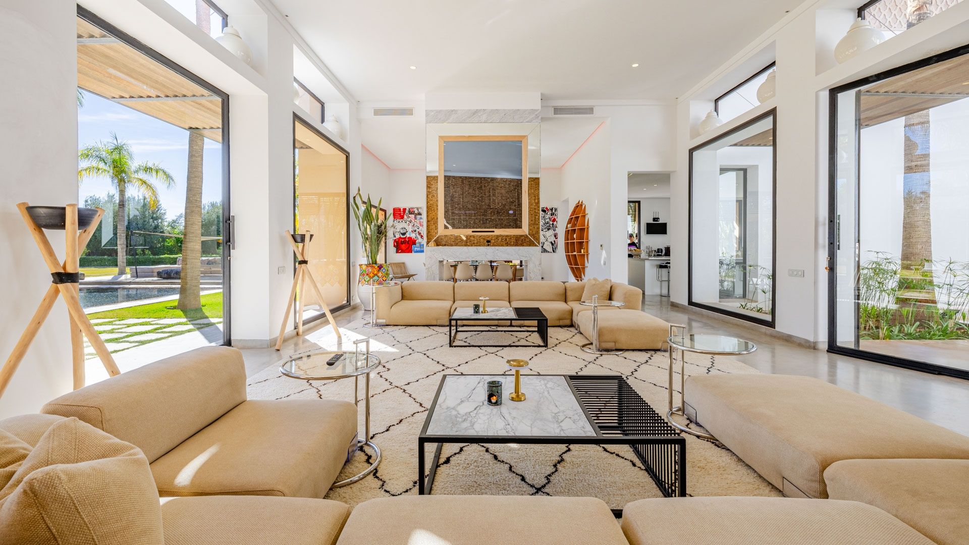 villa 8 Rooms for sale on Marrakech (40000)