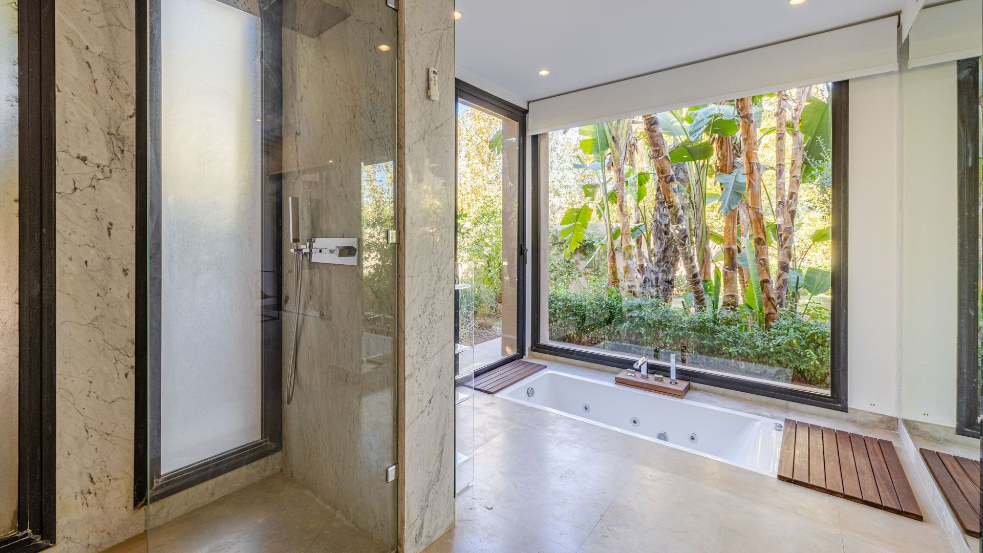 villa 8 Rooms for sale on Marrakech (40000)