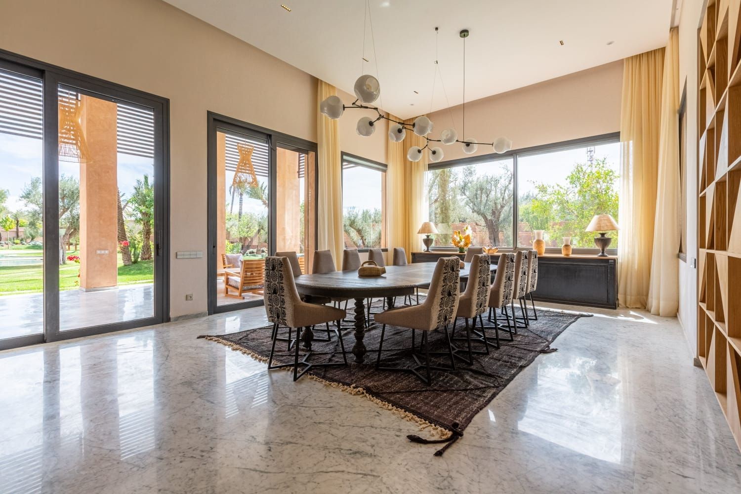 villa 8 Rooms for sale on Marrakech (40000)