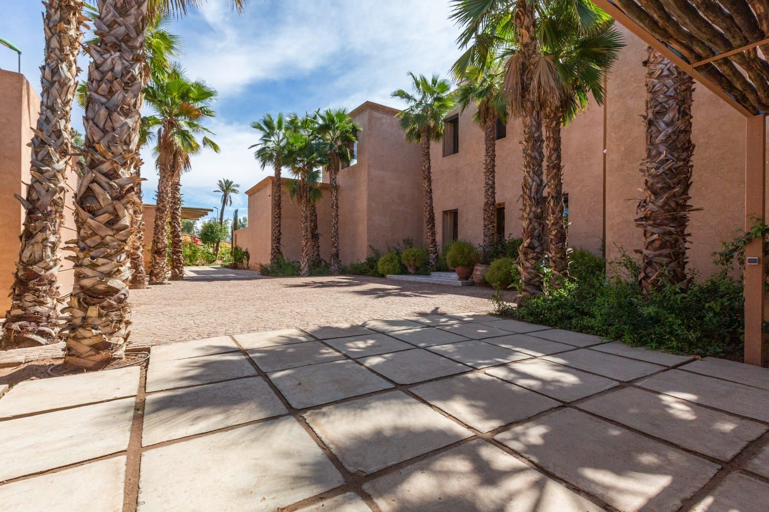 villa 8 Rooms for sale on Marrakech (40000)