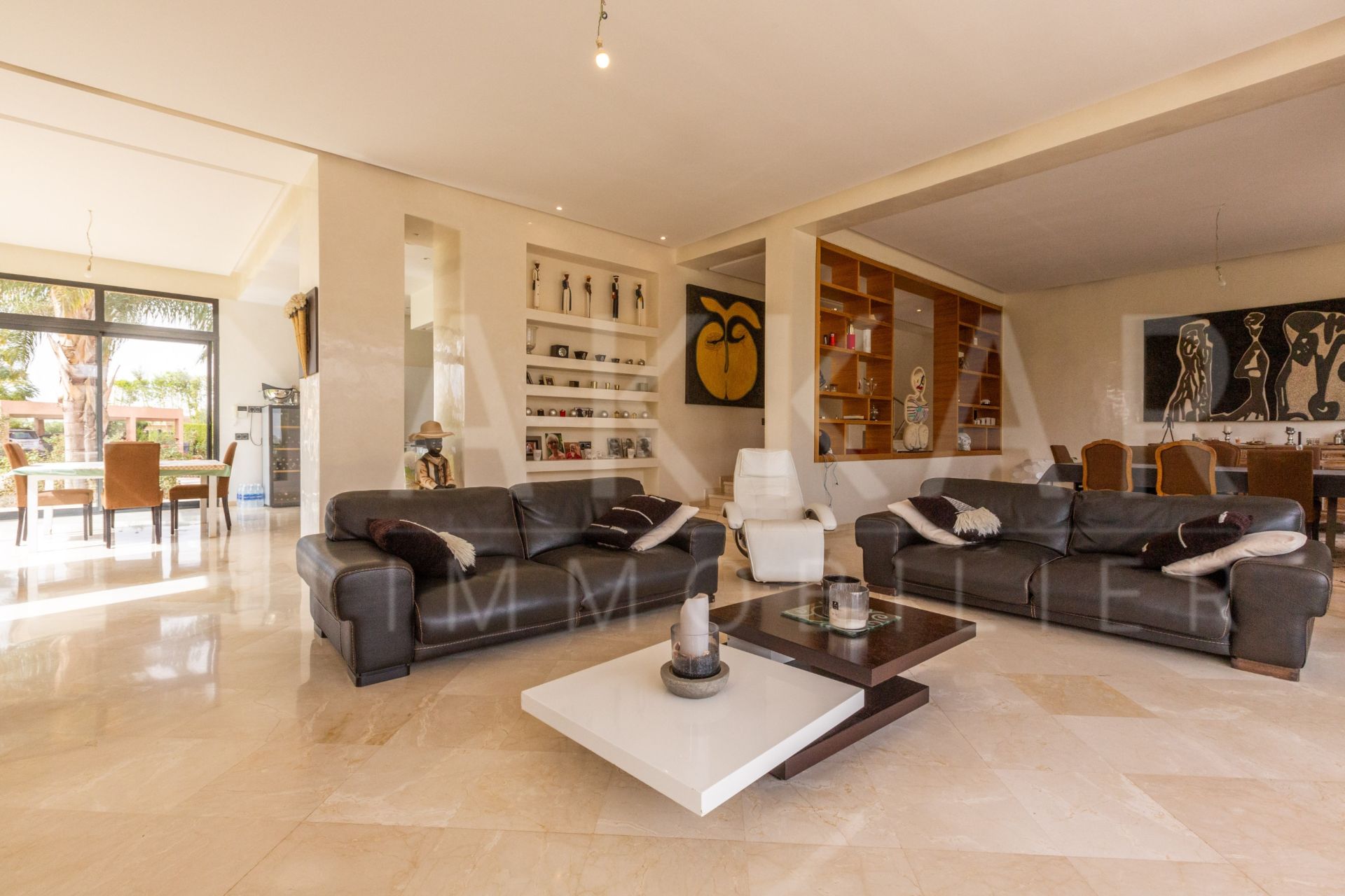 villa 8 Rooms for sale on Marrakech (40000)