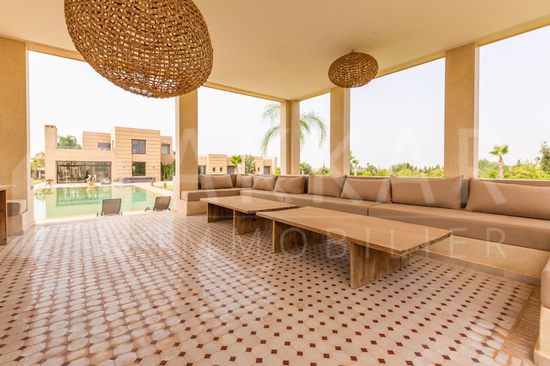 villa 8 Rooms for sale on Marrakech (40000)