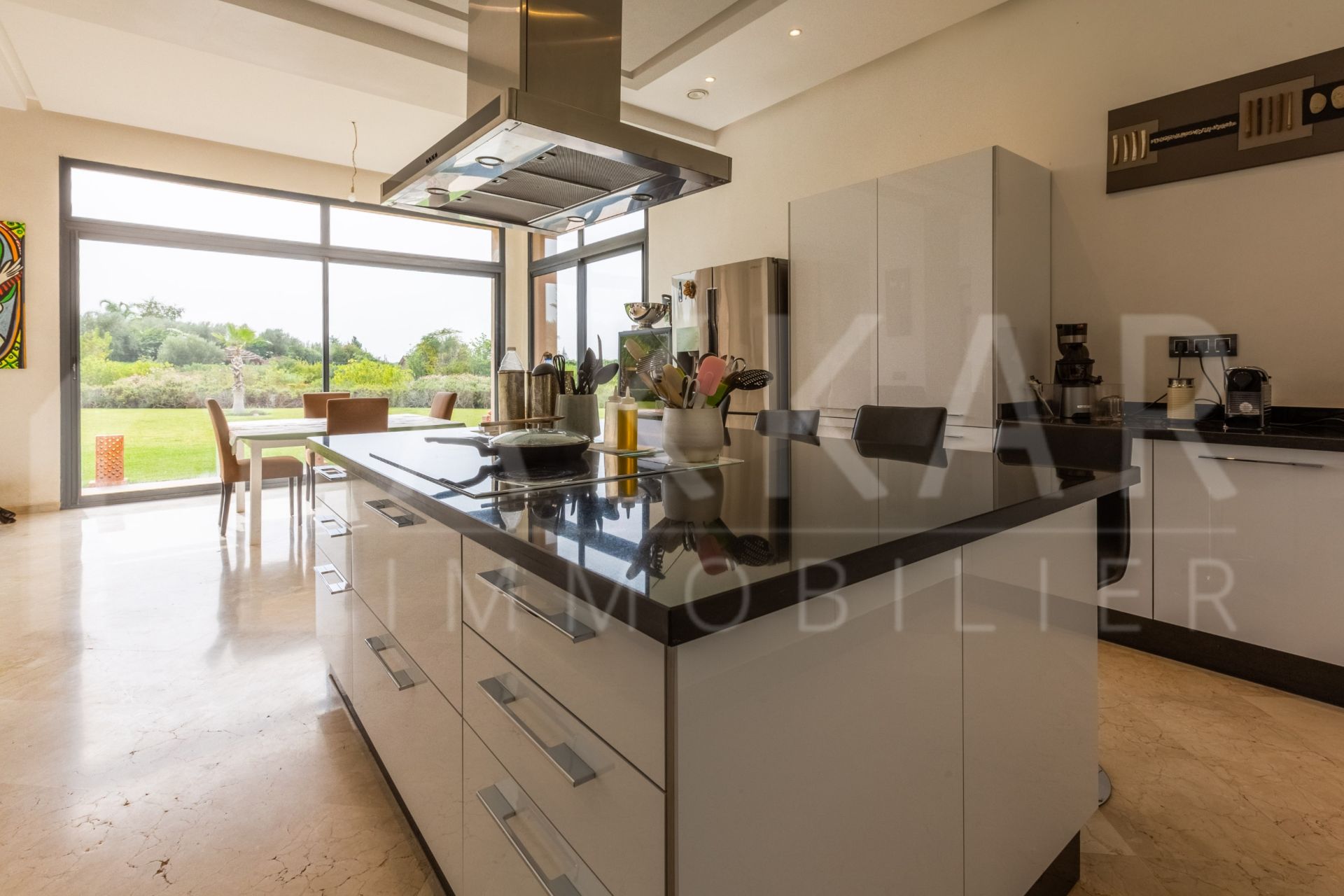 villa 8 Rooms for sale on Marrakech (40000)