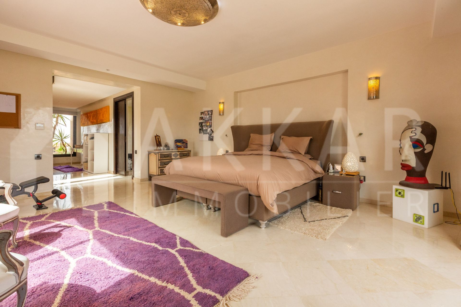 villa 8 Rooms for sale on Marrakech (40000)