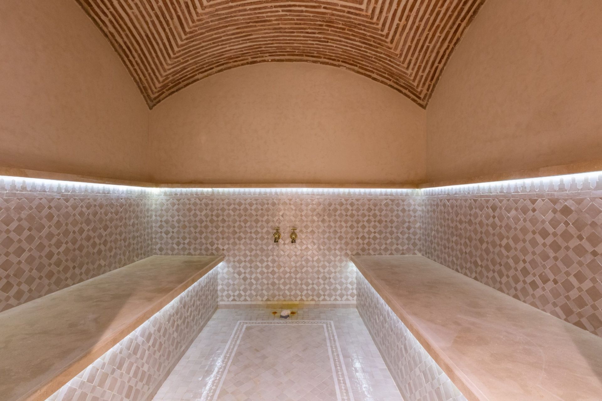 villa 10 Rooms for sale on Marrakech (40000)