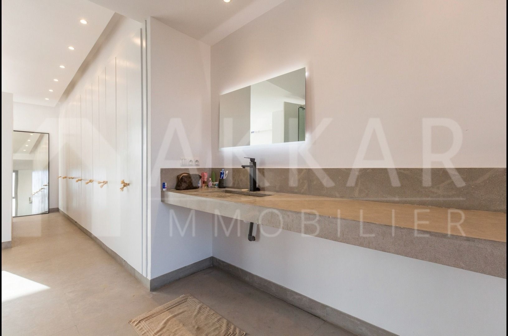 villa 6 Rooms for sale on Marrakech (40000)